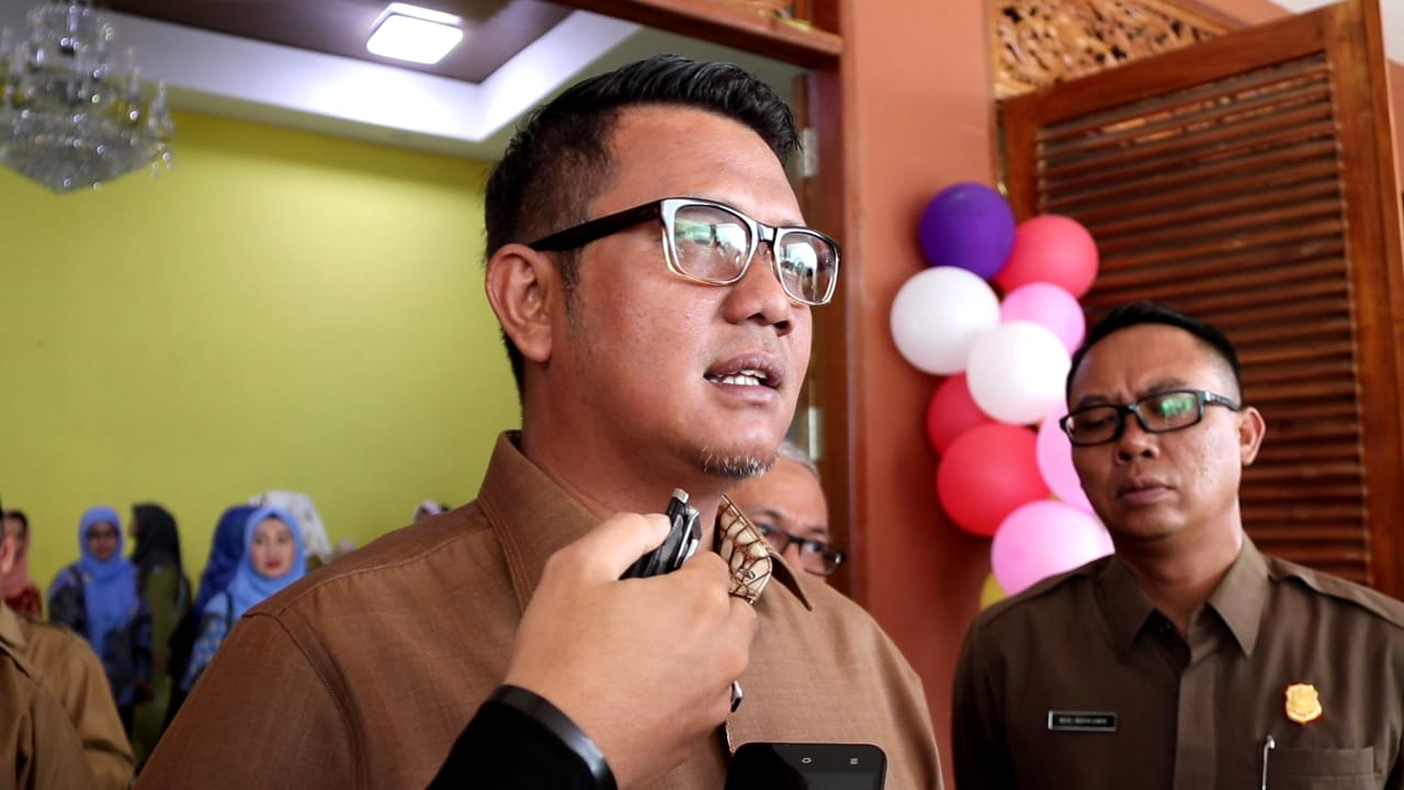 H Apri Sujadi, S.Sos