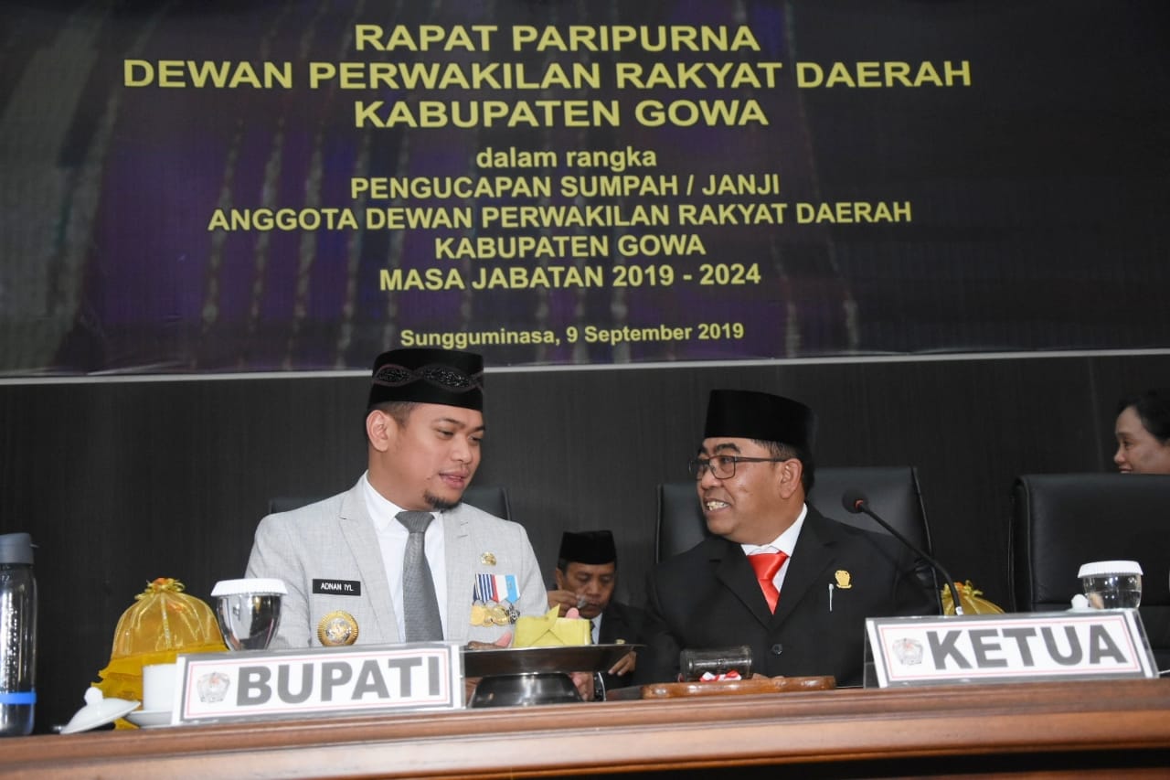 Bupati Gowa Adnan Purichta Ichsan dan Ketua Sementara DPRD Gowa Rapiuddin Rapi