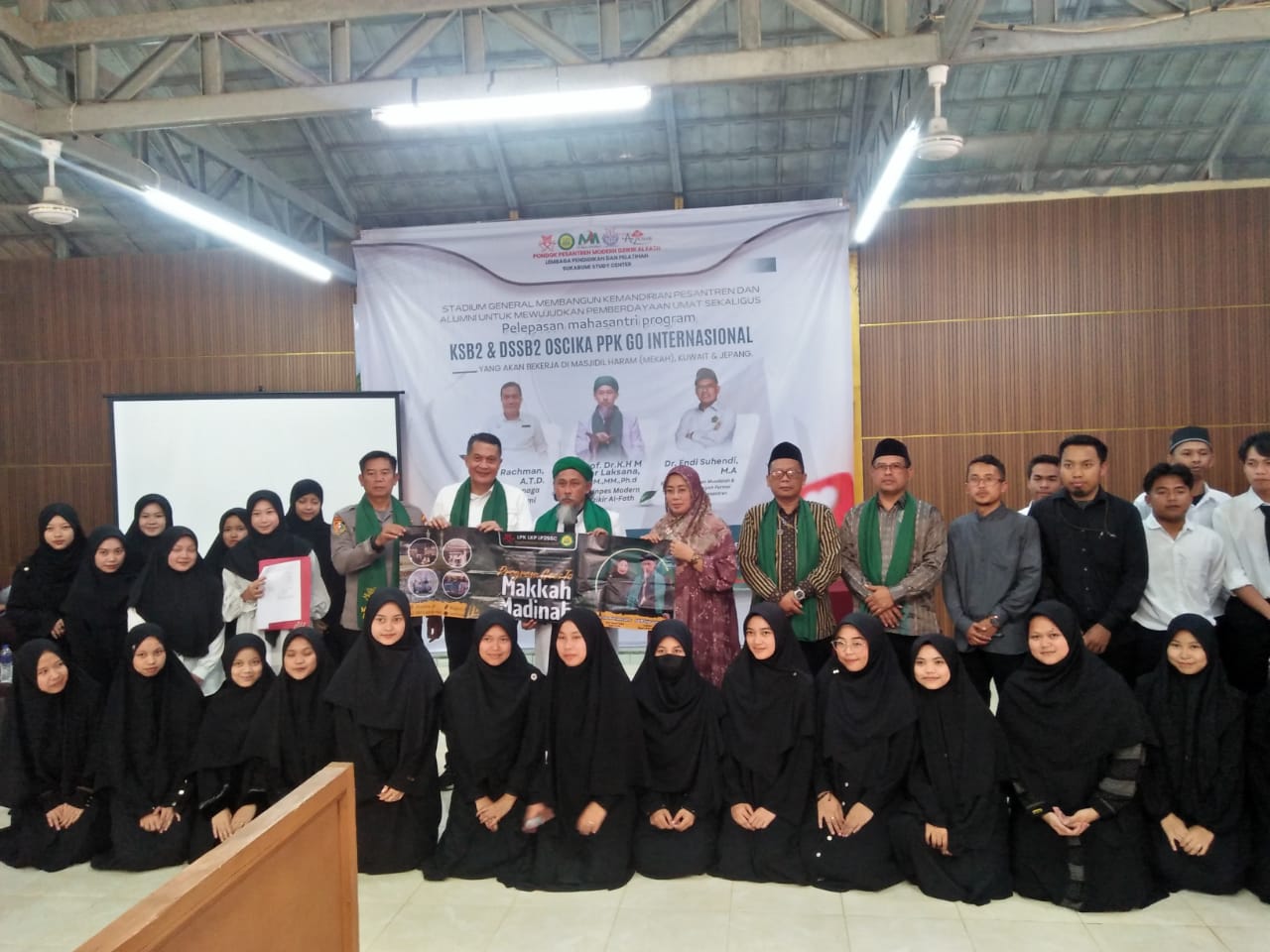 Pondok Pesantren Dzikir Al-Fath Sukabumi kirim santri ke Masjidil Haram, Jepang, dan Kuwait untuk dakwah dan karier profesional global.