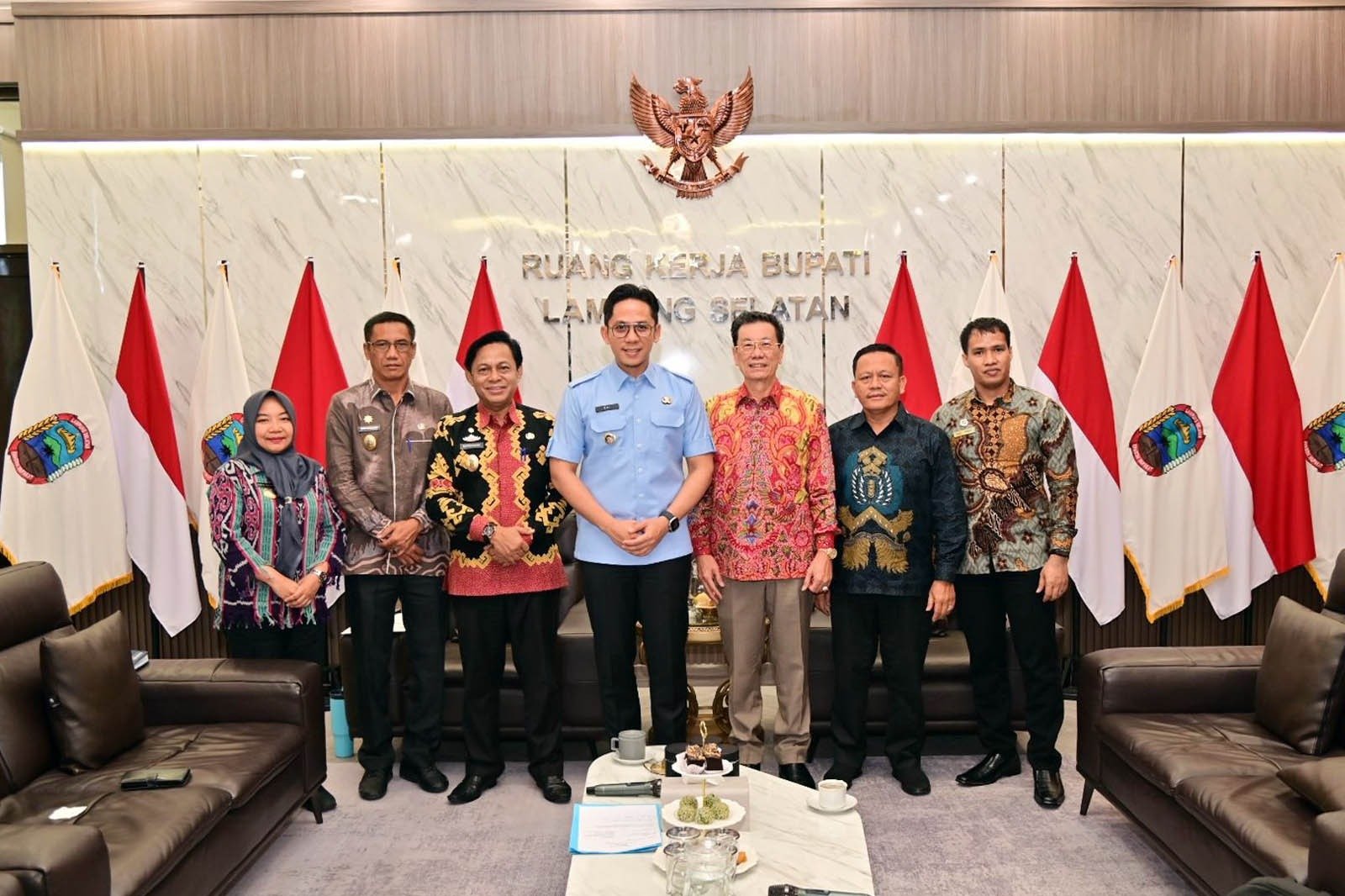 El John dan Pemkab Lampung Selatan Bahas Agrowisata Edukatif El John dan Pemkab Lampung Selatan Bahas Agrowisata Edukatif