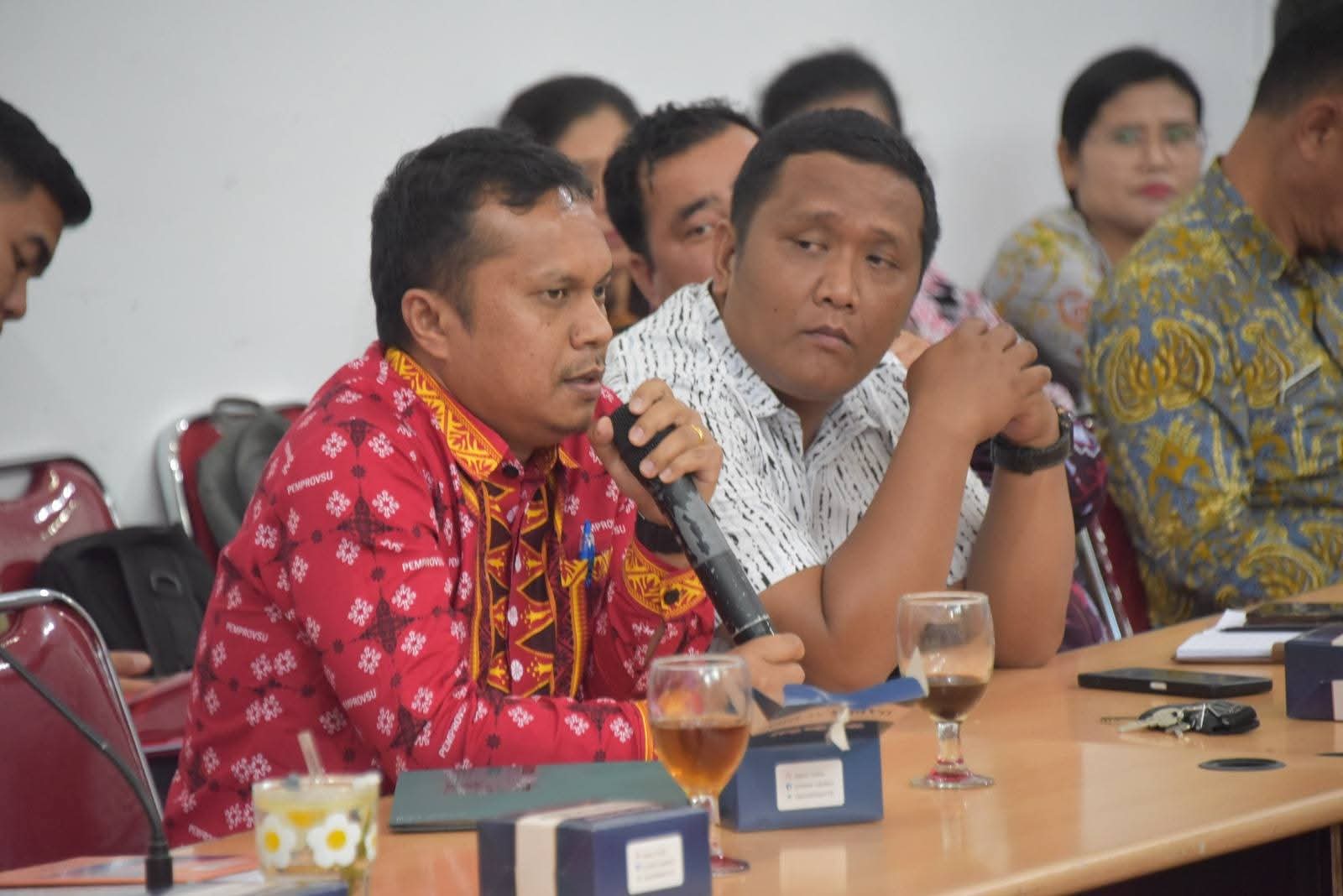 Bupati mengajak seluruh masyarakat mendukung tim pengukuran demi hasil yang akurat. Bupati mengajak seluruh masyarakat mendukung tim pengukuran demi hasil yang akurat.