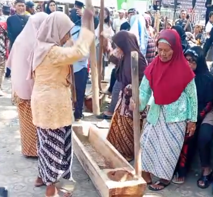 Kirab Pusaka dan Ritual Adat Warnai Milangkala Nunuk ke-554
