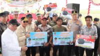 Kapolda dan Gubernur Kalteng menghadiri panen raya padi di Kapuas,