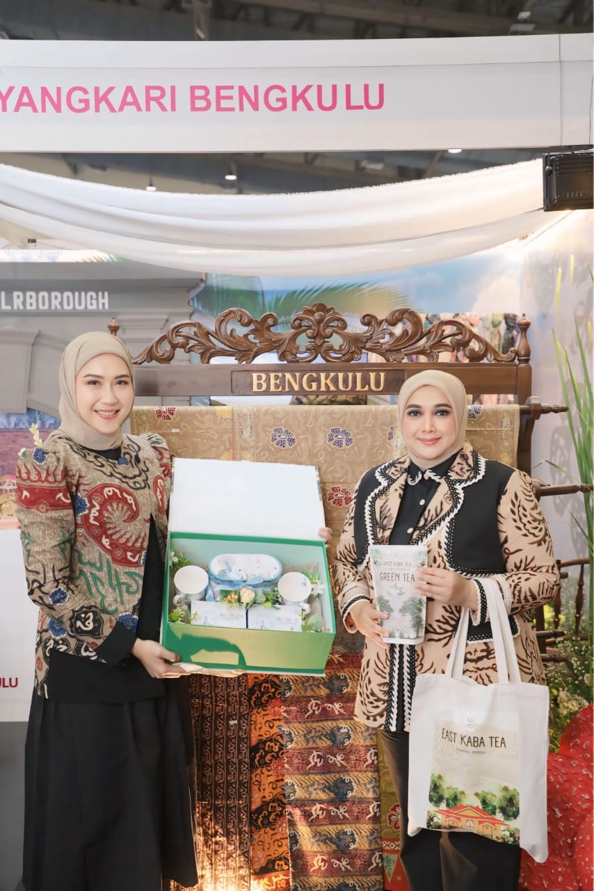 Ketua Bhayangkari Bengkulu, Ny. Yanti Mardiyono, dorong UMKM binaan