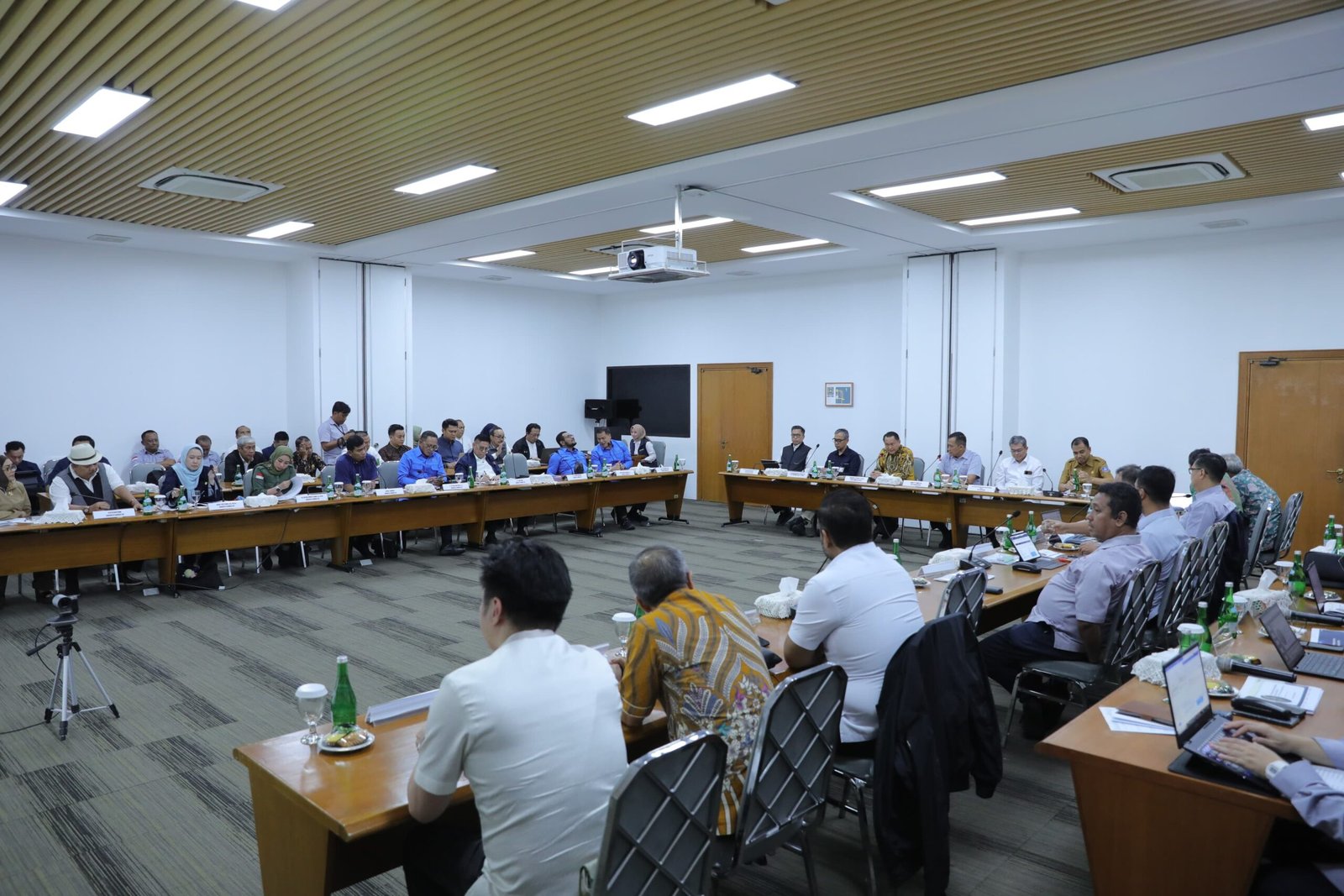 Pemprov Babel memaparkan penurunan royalti timah pada FGD bersama Komisi XII DPR RI dan PT Timah Tbk 