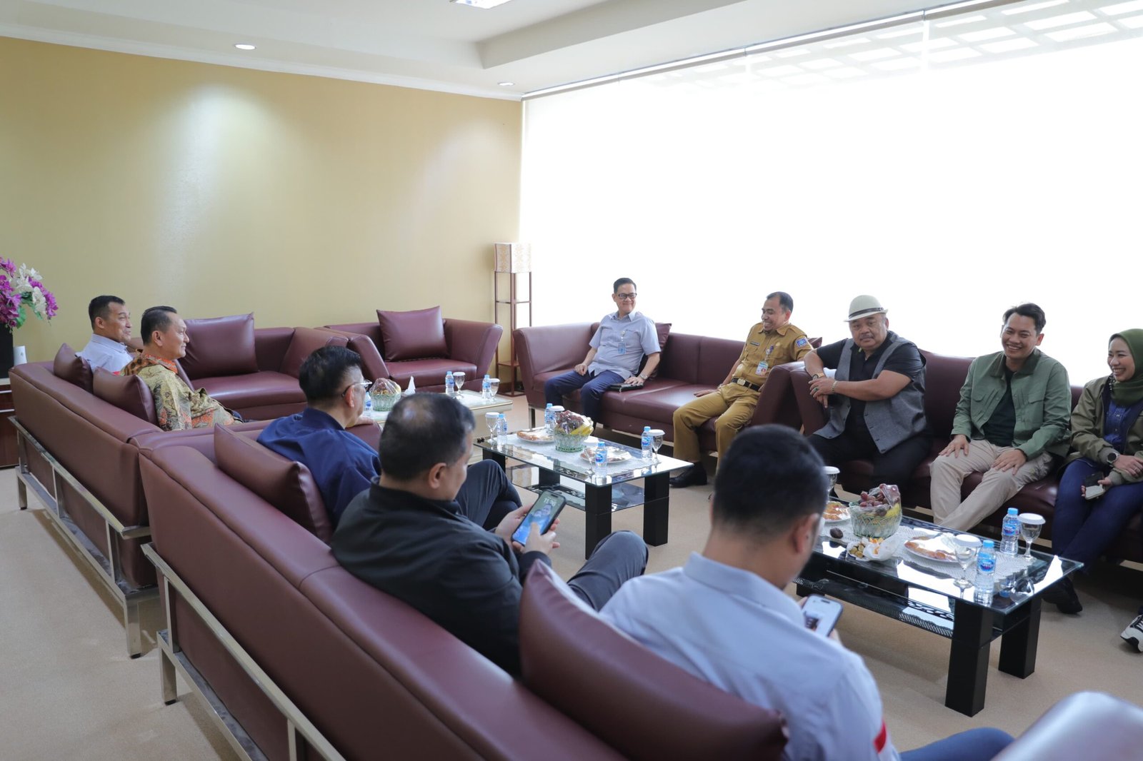 Keberangkatan rombongan dari VVIP Bandara Depati Amir Keberangkatan rombongan dari VVIP Bandara Depati Amir