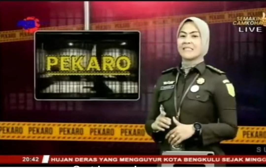Kasi Penkum Kejaksaan Tinggi Bengkulu, Ristianti Andriani, tampil sebagai presenter dalam program Pekaro RBTV.