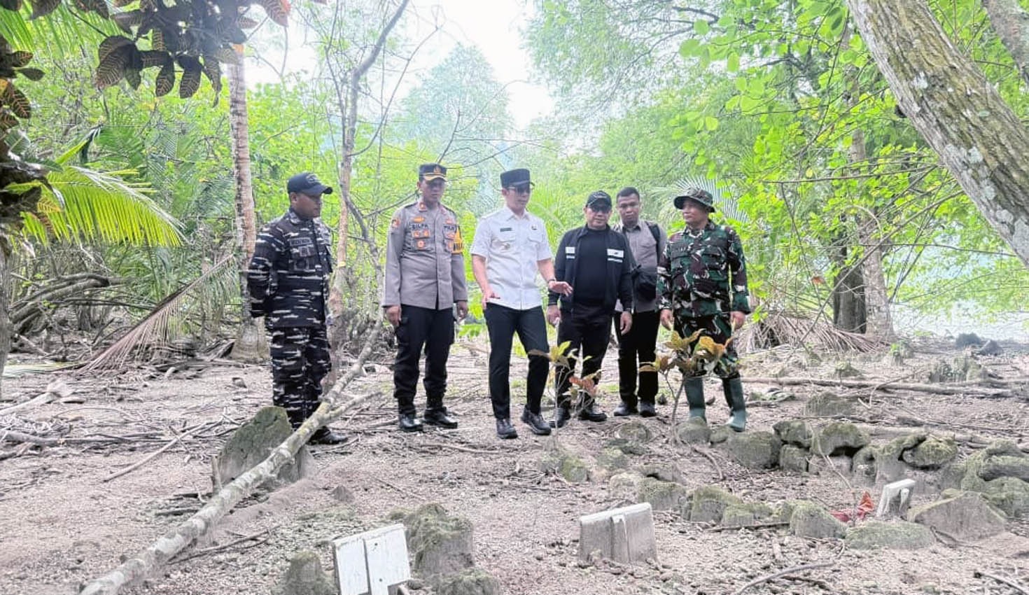Bupati Lampung Selatan Radityo Egi Pratama blusukan ke Pulau Sebesi Bupati Lampung Selatan Radityo Egi Pratama blusukan ke Pulau Sebesi