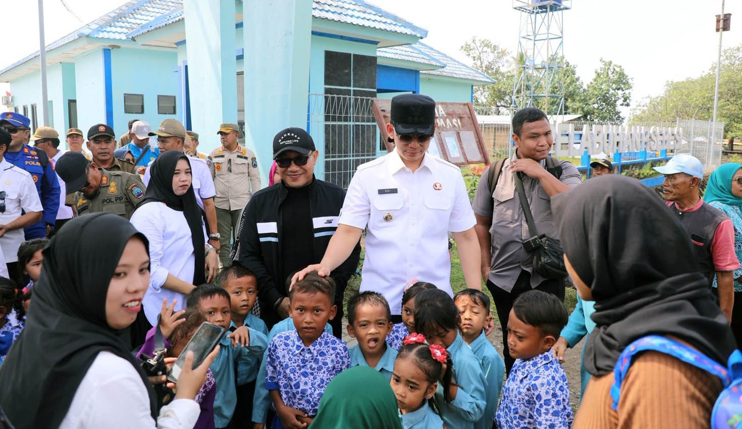 Anak anak SDN 1 Tejang Pulau Sebesi Anak anak SDN 1 Tejang Pulau Sebesi