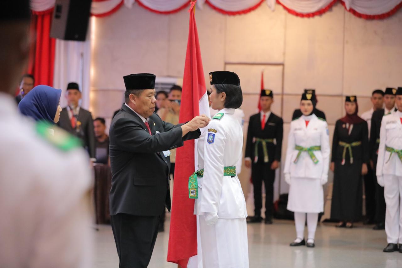 Gubernur Hidayat Arsani kukuhkan Paskibraka Bangka Belitung 2025 dan lantik Duta Pancasila Gubernur Hidayat Arsani kukuhkan Paskibraka Bangka Belitung 2025 dan lantik Duta Pancasila