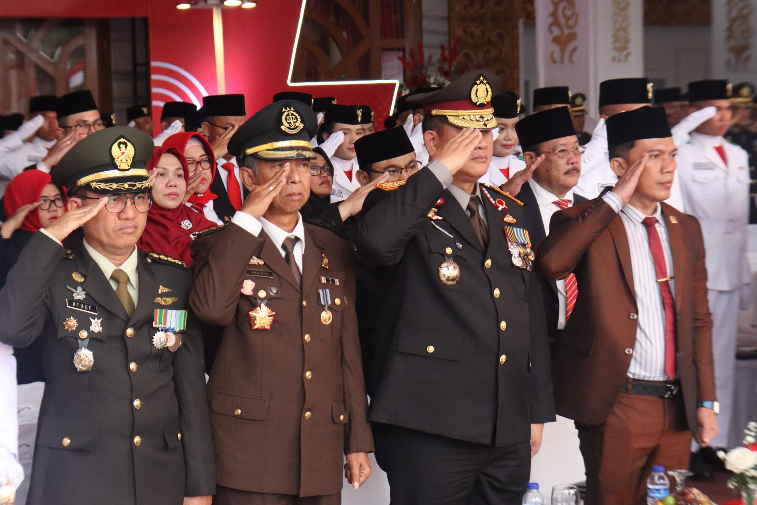Wakapolda Bengkulu hadiri upacara penurunan bendera HUT RI ke-80 di Balai Semarak.