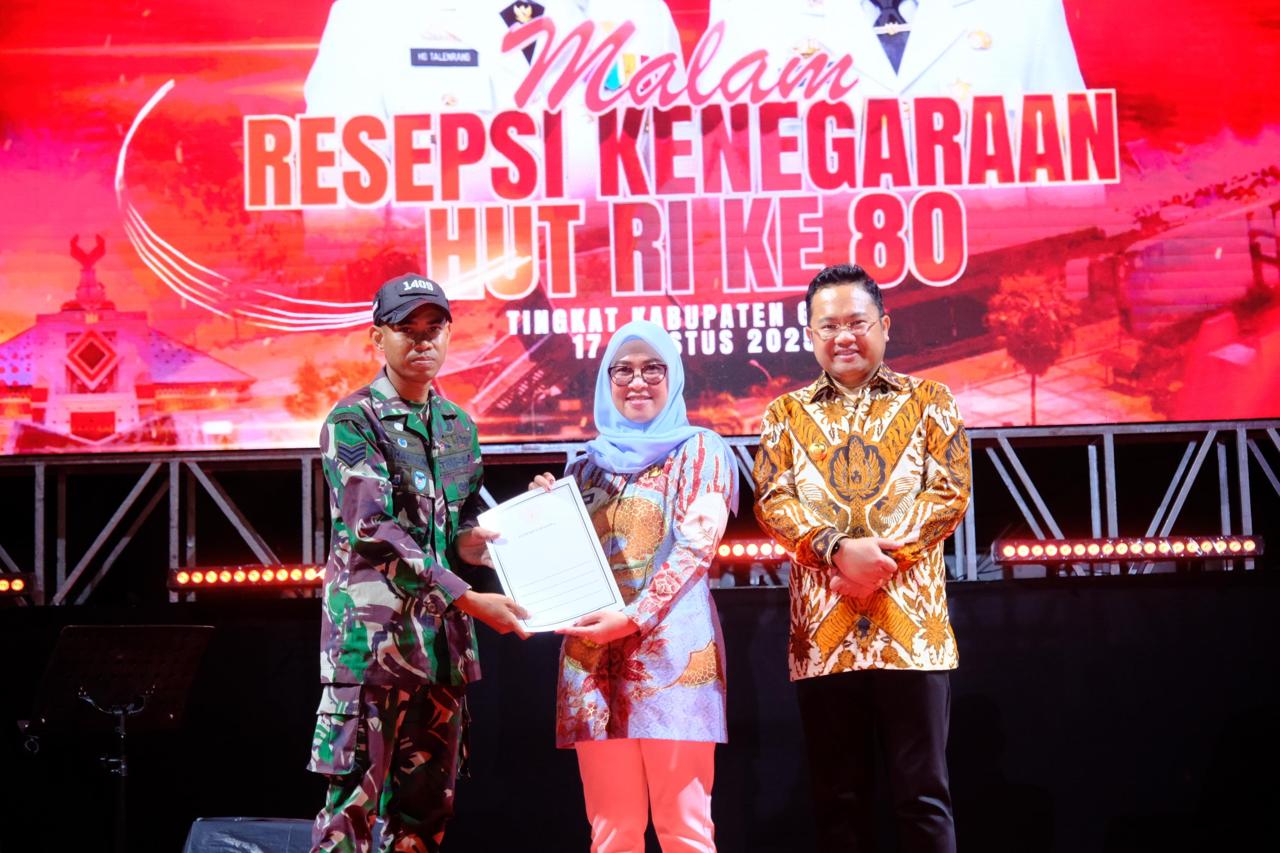 Bupati Gowa, Sitti Husniah Talenrang, memberikan apresiasi kepada Pasukan Pengibar Bendera Pusaka (Paskibraka) Kabupaten Gowa. Bupati Gowa, Sitti Husniah Talenrang, memberikan apresiasi kepada Pasukan Pengibar Bendera Pusaka (Paskibraka) Kabupaten Gowa.