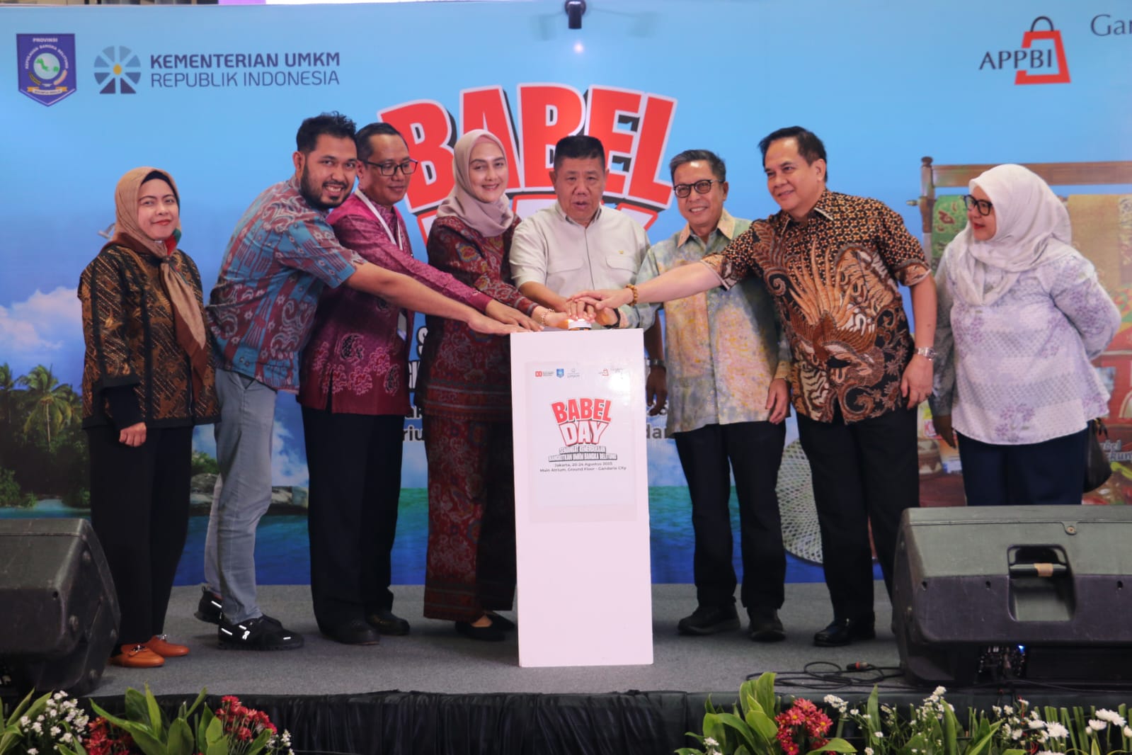 Babel Day 2025 hadir di Mall Gandaria City Jakarta. Sebanyak 31 UMKM Babel tampil dengan produk kuliner, kerajinan, fesyen, hingga inovasi kreatif