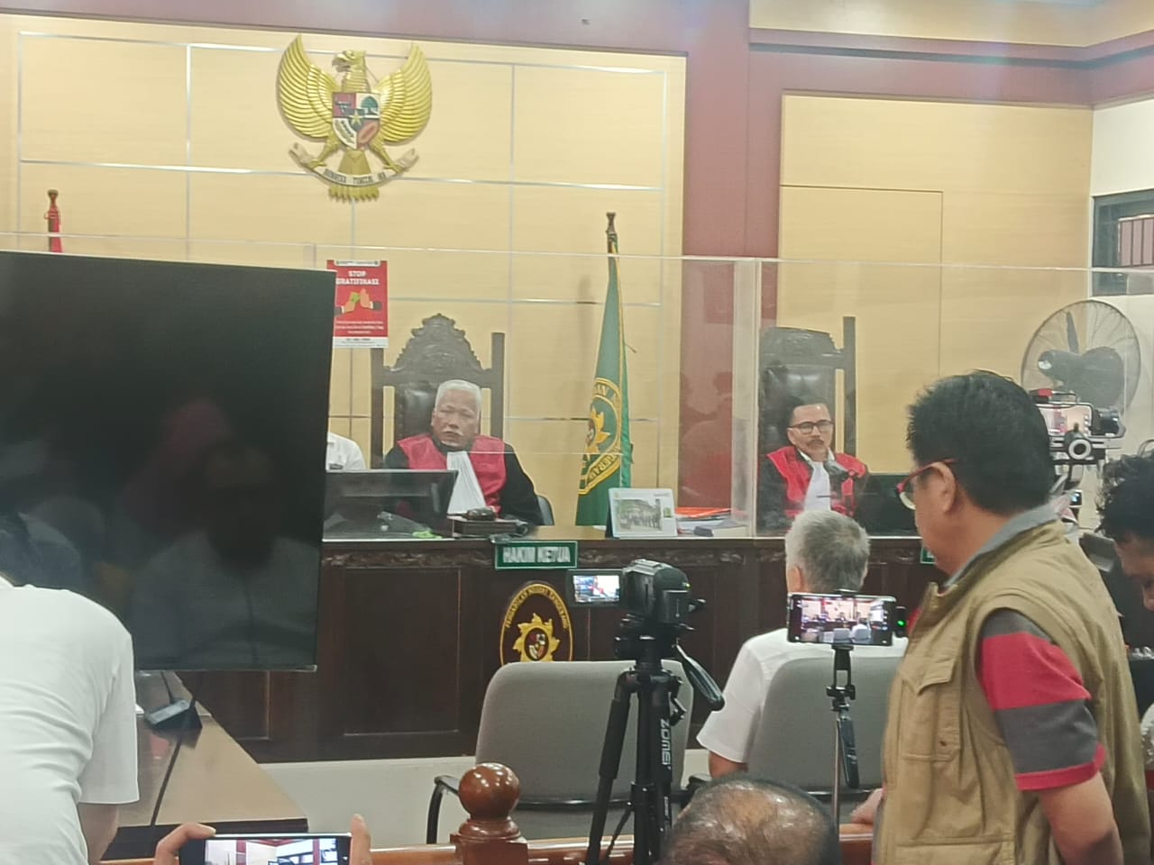 PN Tangerang menjatuhkan vonis 4 tahun penjara kepada Charlie Candra