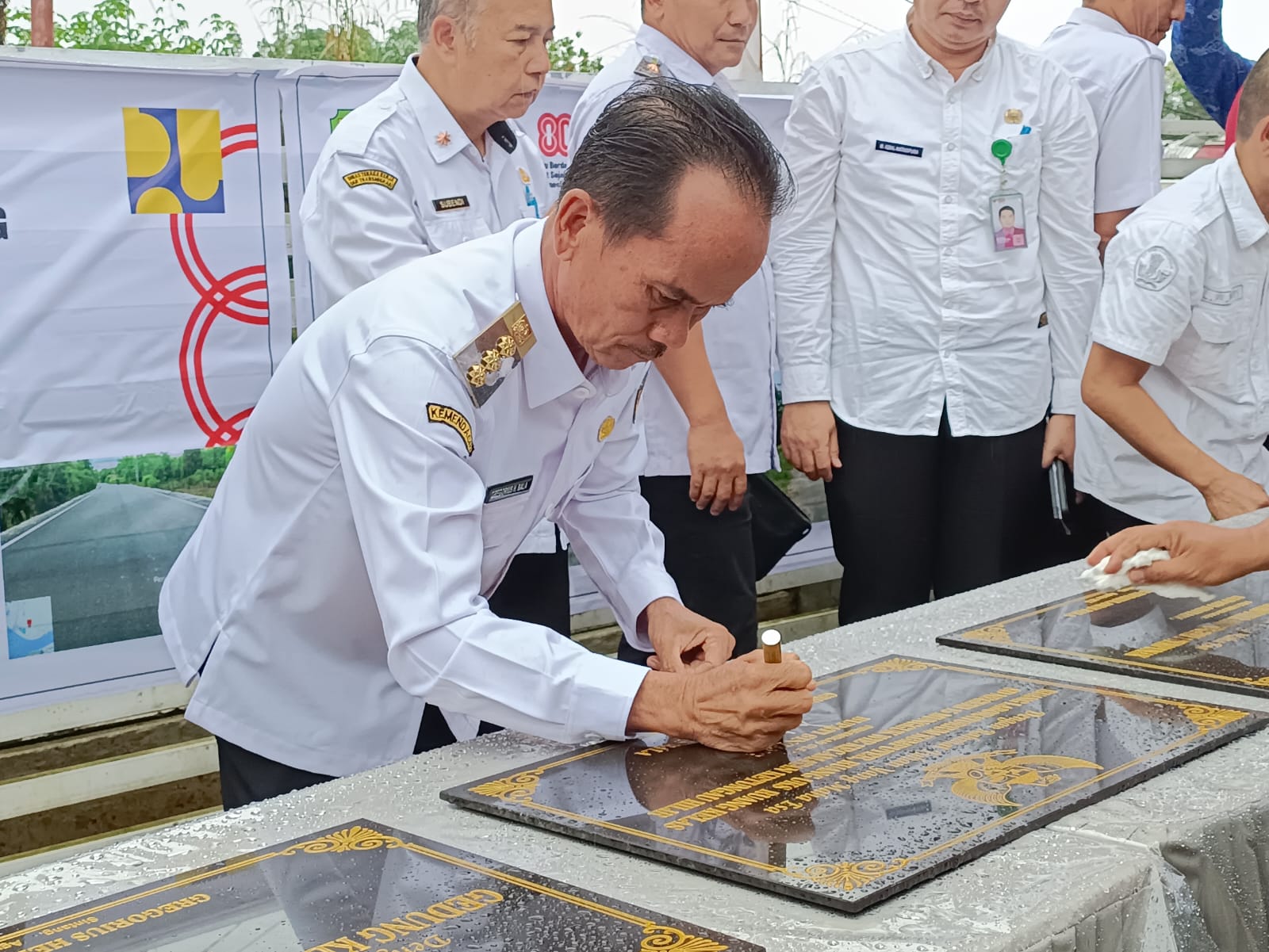 Bupati Sintang resmikan 10 proyek pembangunan 2025,