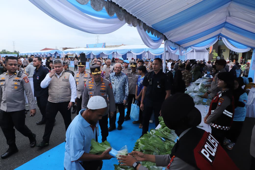 Kapolri Jenderal Listyo Sigit Prabowo meluncurkan Gerakan Pangan Murah. Kapolri Jenderal Listyo Sigit Prabowo meluncurkan Gerakan Pangan Murah.