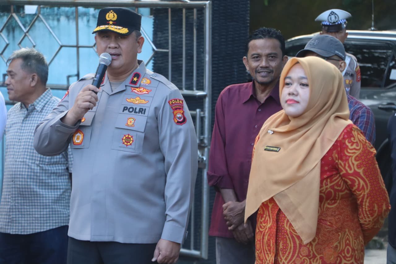 Wakapolda memberikan motivasi kepada para siswa.