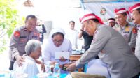 Wakapolri Komjen Pol Dedi Prasetyo memberi perhatian khusus kepada biarawati dan lansia di Bakti Sosial Polsek Genuk Semarang.