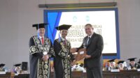 Ludi Oliansyah, ST menerima daftar alumni tahun 2025 sebagai Ketua IKAPOLSRI.