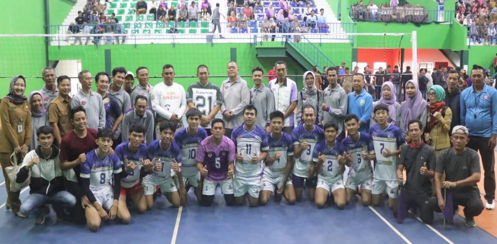 Sebanyak 101 tim putra dan putri ikut meramaikan pertandingan.