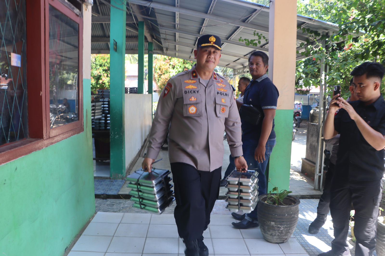 Wakapolda Bengkulu Tinjau Program Makan Bergizi Gratis Wakapolda Bengkulu Tinjau Program Makan Bergizi Gratis