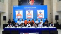 Polri membongkar sindikat judi online internasional. Tiga tersangka ditangkap, uang Rp16,4 miliar disita, dan 76 rekening diblokir dengan nilai transaksi Rp63,7 miliar.