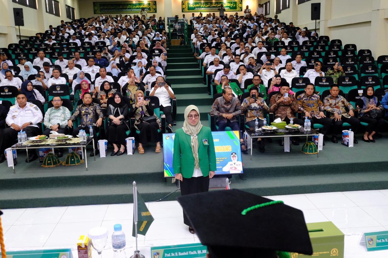 Bupati Gowa, Sitti Husniah Talenrang, resmi meraih gelar doktor Ilmu Manajemen di UMI.