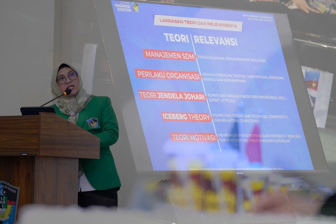 Husniah menegaskan bahwa gelar akademik tidak hanya menjadi kebanggaan pribadi.