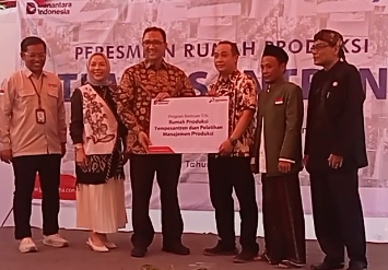 PT Patra Drilling Contractor resmikan Rumah Produksi Tempe di Ponpes Tarbiyatul Athfal Indramayu,