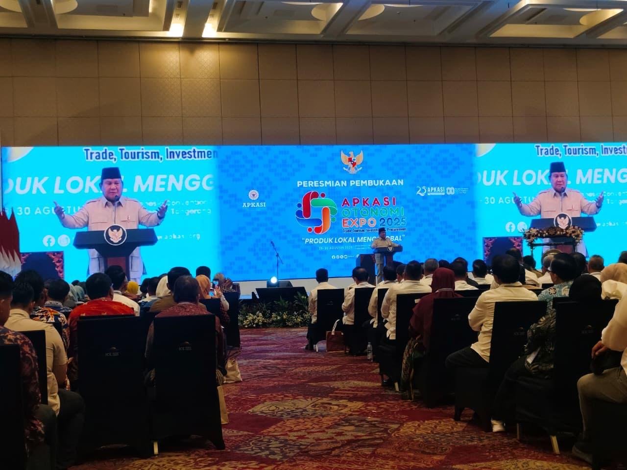 Pembukaan Apkasi Otonomi Expo (AOE) 2025 di Nusantara Convention Hall, BSD City, Kabupaten Tangerang, Rabu (28/8/2025). Pembukaan Apkasi Otonomi Expo (AOE) 2025 di Nusantara Convention Hall, BSD City, Kabupaten Tangerang, Rabu (28/8/2025).