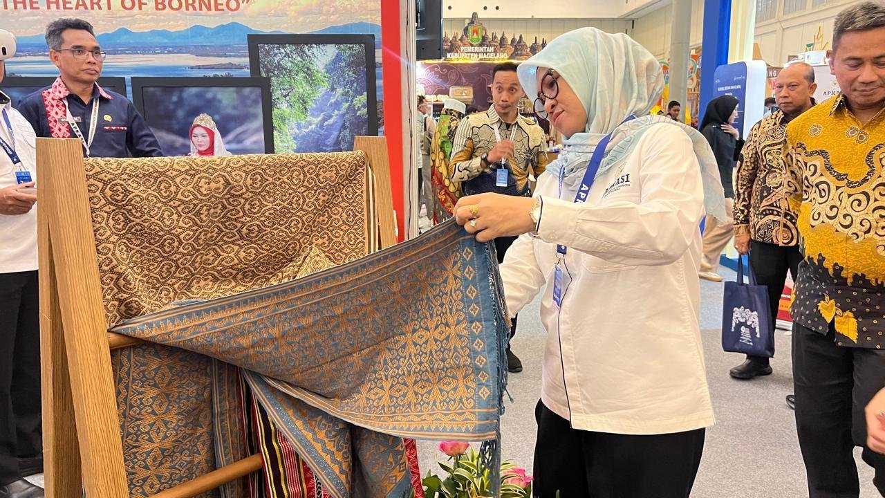 Bupati Gowa Promosikan Potensi Lokal di Apkasi 2025 Bupati Gowa Promosikan Potensi Lokal di Apkasi 2025