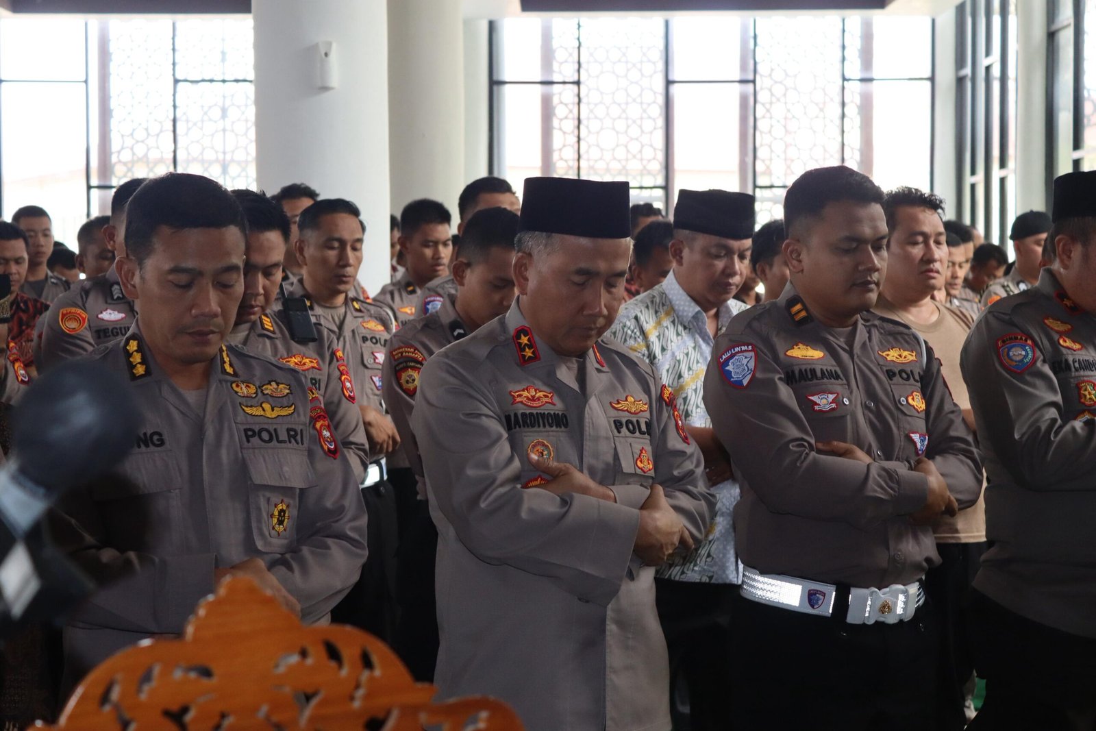 Kapolda Bengkulu dan Personel Polda Laksanakan Shalat Gaib untuk Pengemudi Ojol