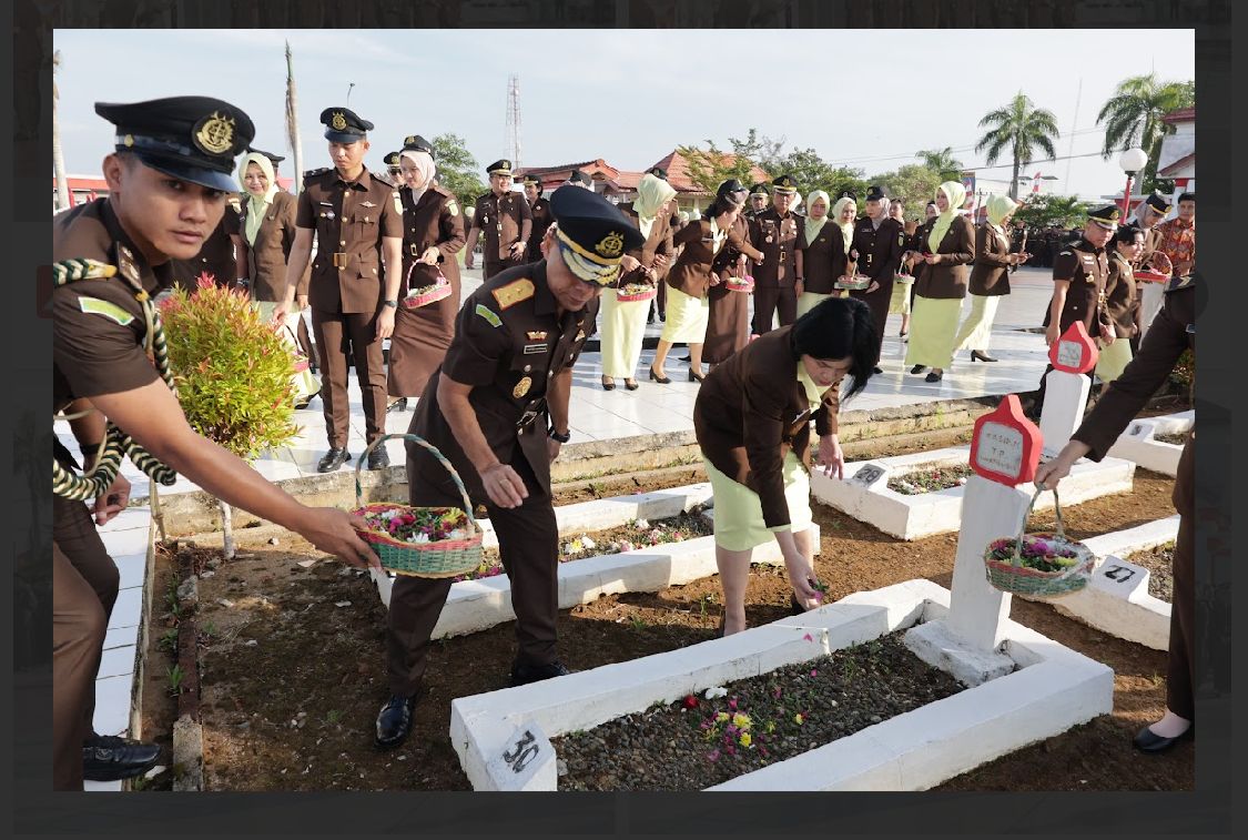 Kejati Bengkulu gelar ziarah dan tabur bunga di TMP Balai Buntar untuk memperingati HUT Kejaksaan ke-80.