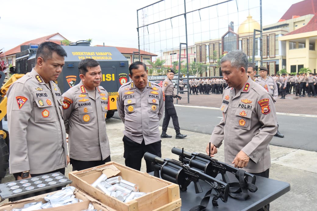Kapolda Bengkulu Irjen Pol. Mardiyono cek sarpras Samapta, pastikan personel siap dan keamanan masyarakat tetap jadi prioritas utama.