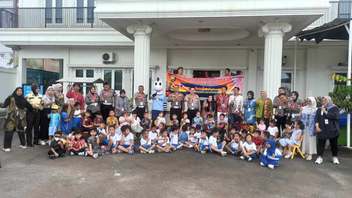 Ditlantas Polda Bengkulu gelar Police Go To School di HighScope, edukasi siswa tentang rambu lalu lintas dan keselamatan berkendara sejak dini.