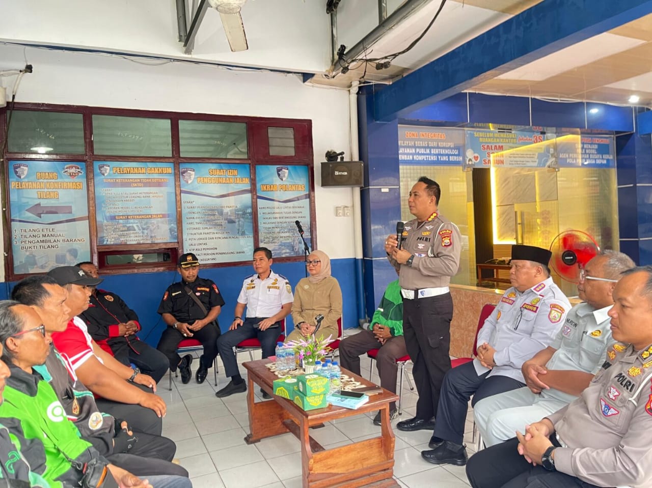 Ditlantas Polda Bengkulu gelar silaturahmi bersama komunitas motor, ojol, media, Senkom, dan stakeholder untuk perkuat sinergi menjaga keamanan lalu lintas.