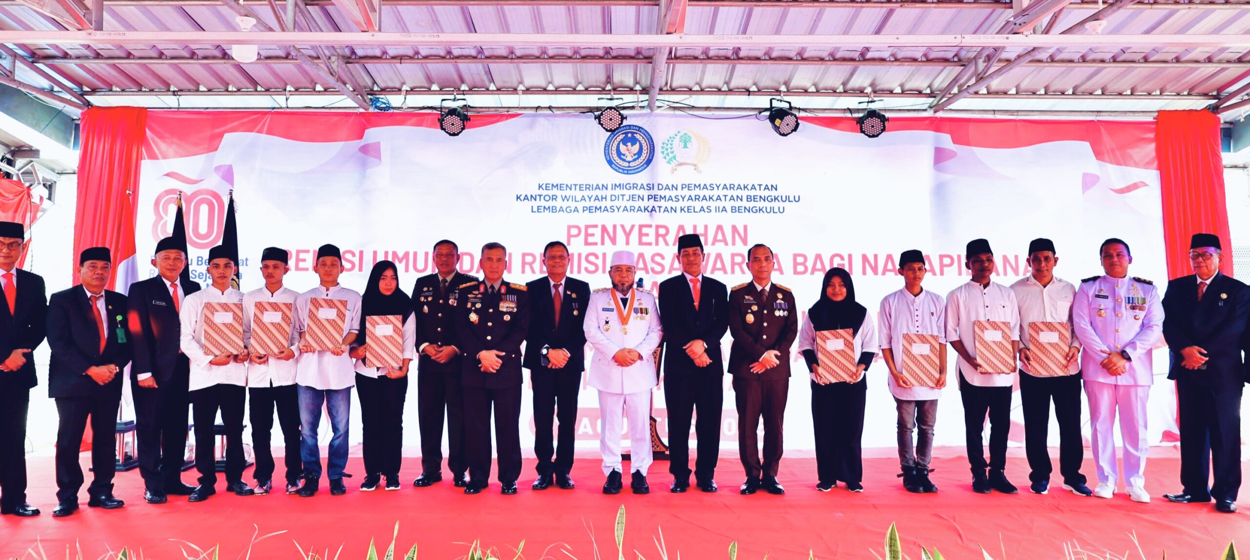 Kajati Bengkulu hadiri pemberian remisi umum bagi narapidana di Lapas Kelas IIA Bentiring pada HUT RI ke-80.