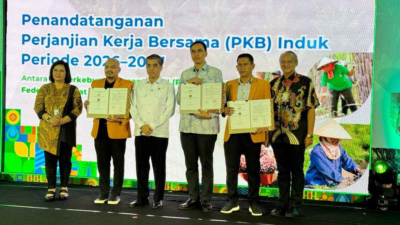 FSPBUN dan PTPN III (Persero) menandatangani PKB Induk 2026–2027 disaksikan Menteri Ketenagakerjaan RI.