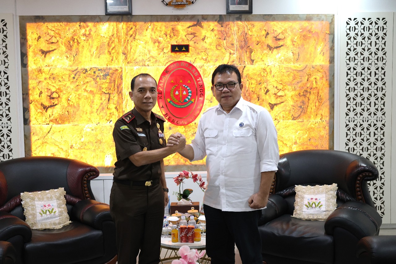 Kejati Bengkulu, Victor Antonius Saragih Sidabutar, S.H., M.H., menerima kunjungan kehormatan dari Kepala Kantor Wilayah Sumatera Kementerian Hukum dan HAM RI, Hendri Marulitua. Kejati Bengkulu, Victor Antonius Saragih Sidabutar, S.H., M.H., menerima kunjungan kehormatan dari Kepala Kantor Wilayah Sumatera Kementerian Hukum dan HAM RI, Hendri Marulitua.
