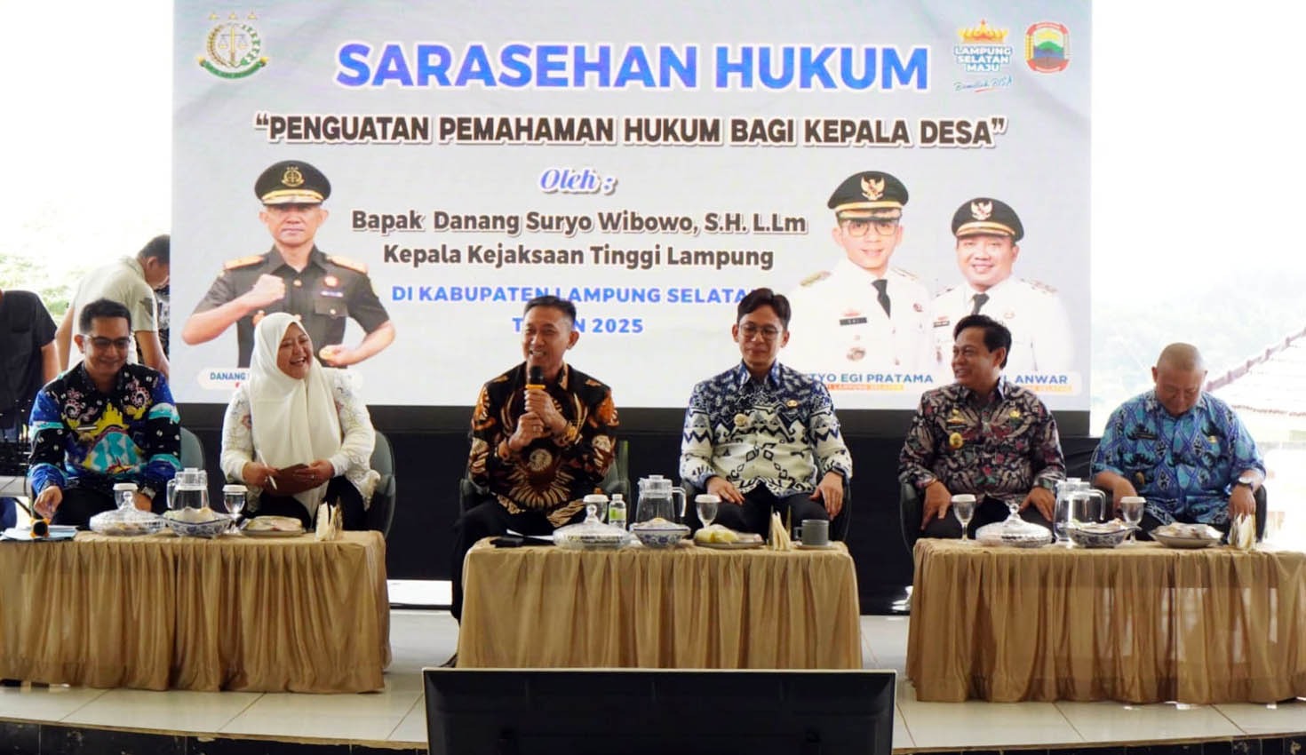 Kajati Lampung mengingatkan kepala desa di Lampung Selatan untuk mengelola dana desa secara bersih, transparan, dan bebas korupsi dalam Sarasehan Hukum 2025.