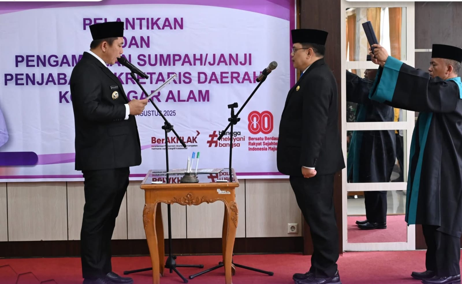 Wali Kota Pagaralam Ludi Oliansyah melantik Zaily Oktosab Fitri Abidin sebagai Pj Sekda