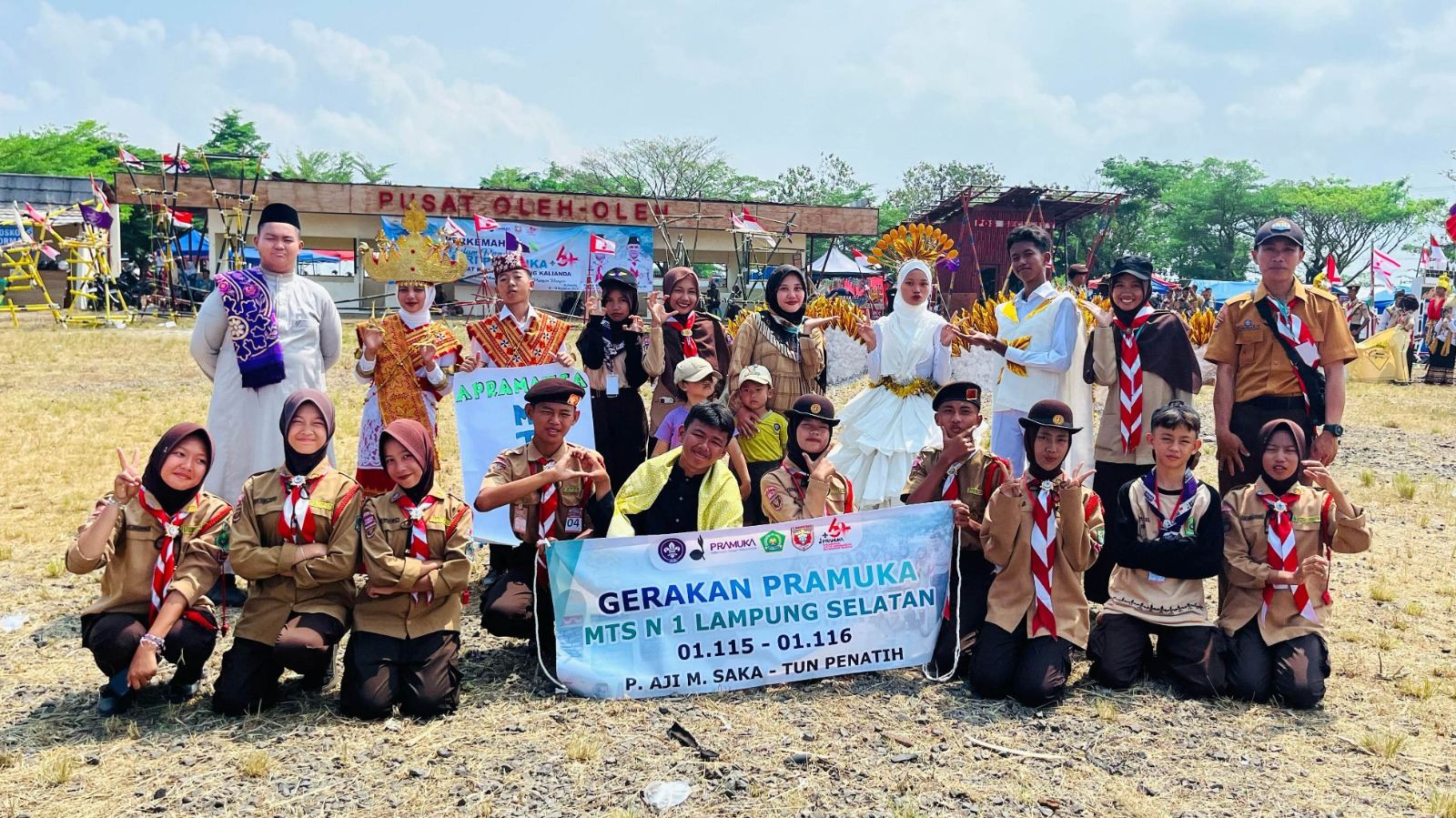 Tim Pramuka MTsN 1 Lampung Selatan tampil percaya diri di setiap lomba. Tim Pramuka MTsN 1 Lampung Selatan tampil percaya diri di setiap lomba.