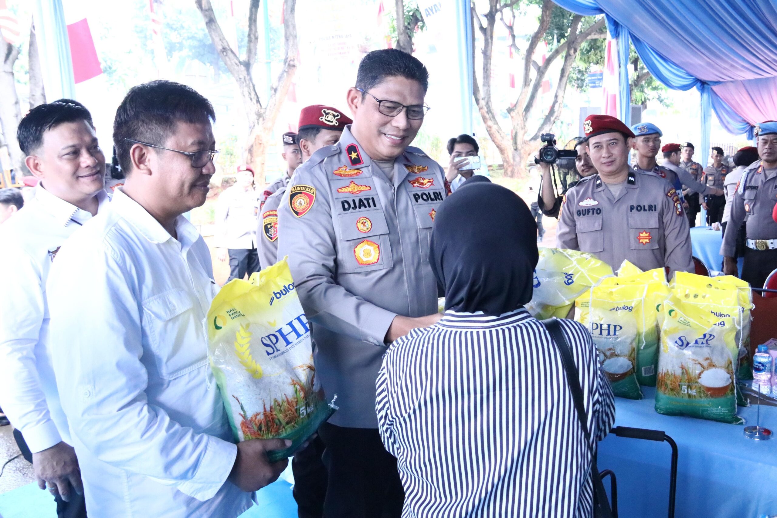 Polda Metro Jaya menggelar Gerakan Pangan Murah selama enam hari, menyediakan beras medium harga terjangkau untuk membantu warga.