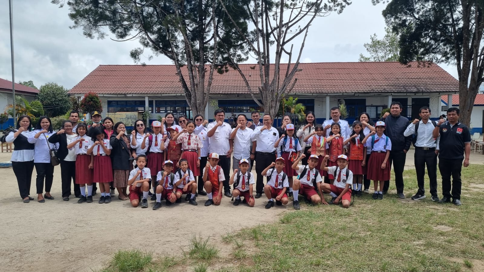 Lomba cerdas cermat SD dan SMP meriahkan HUT RI ke-80 di Kecamatan Pollung