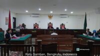 Kejati Bengkulu menuntut Ali Kurniawan 8 tahun penjara dalam dua perkara korupsi dan TPPU Tukin Korem 041/Gamas Bengkulu dengan total kerugian negara Rp14,3 miliar.