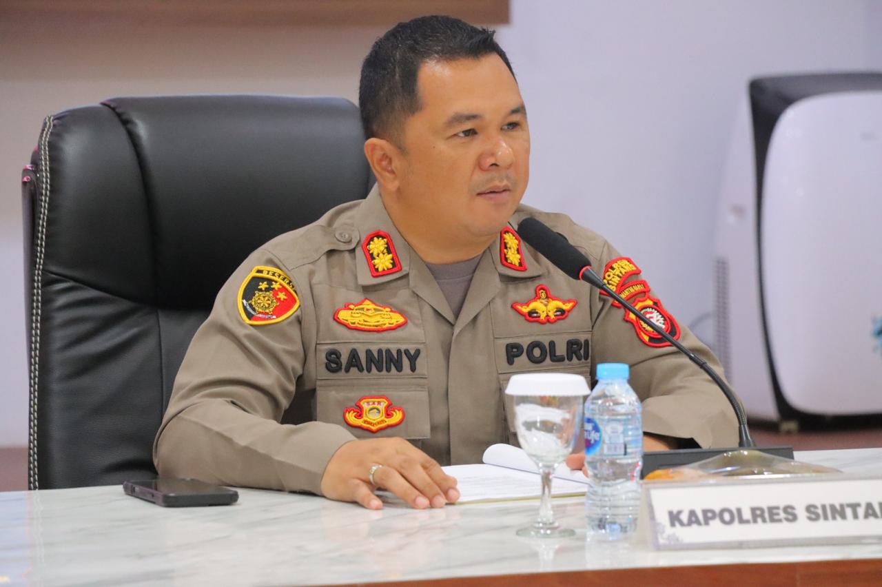 Kapolres Sintang, AKBP Sanny Handityo,
