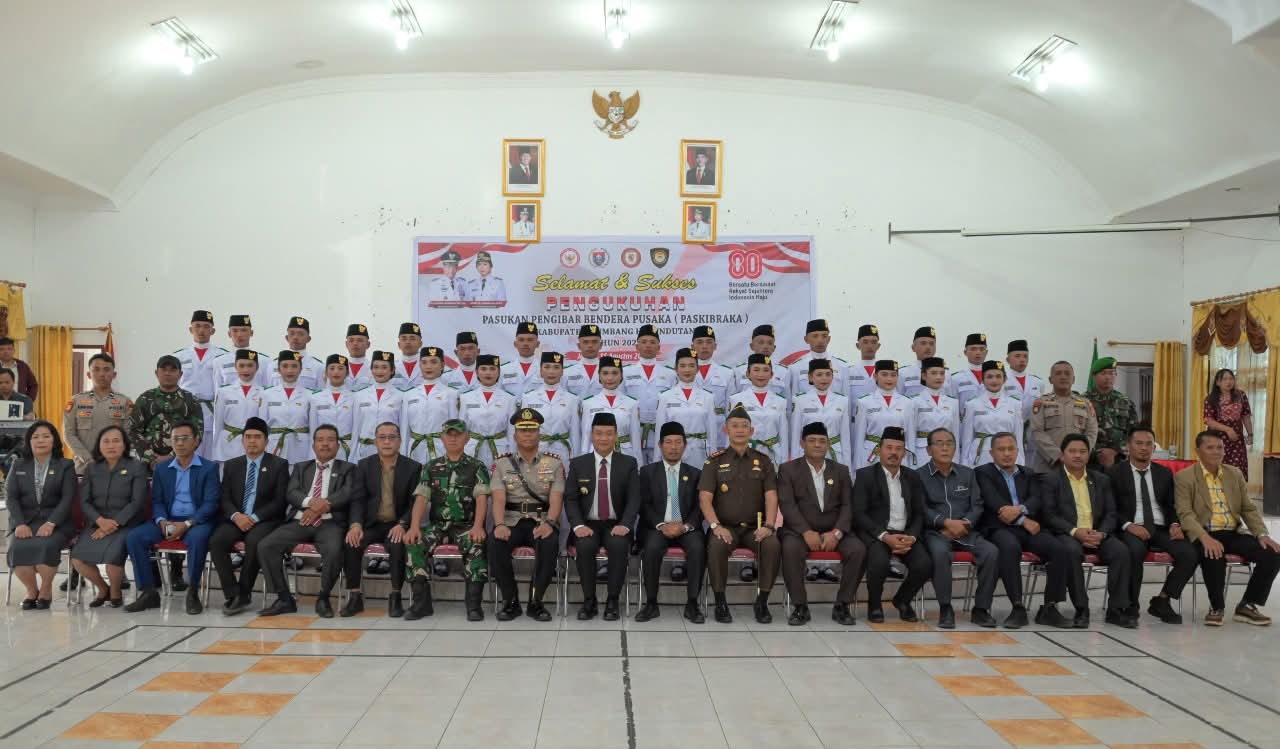 Bupati Humbahas Kukuhkan 30 Anggota Paskibraka 2025