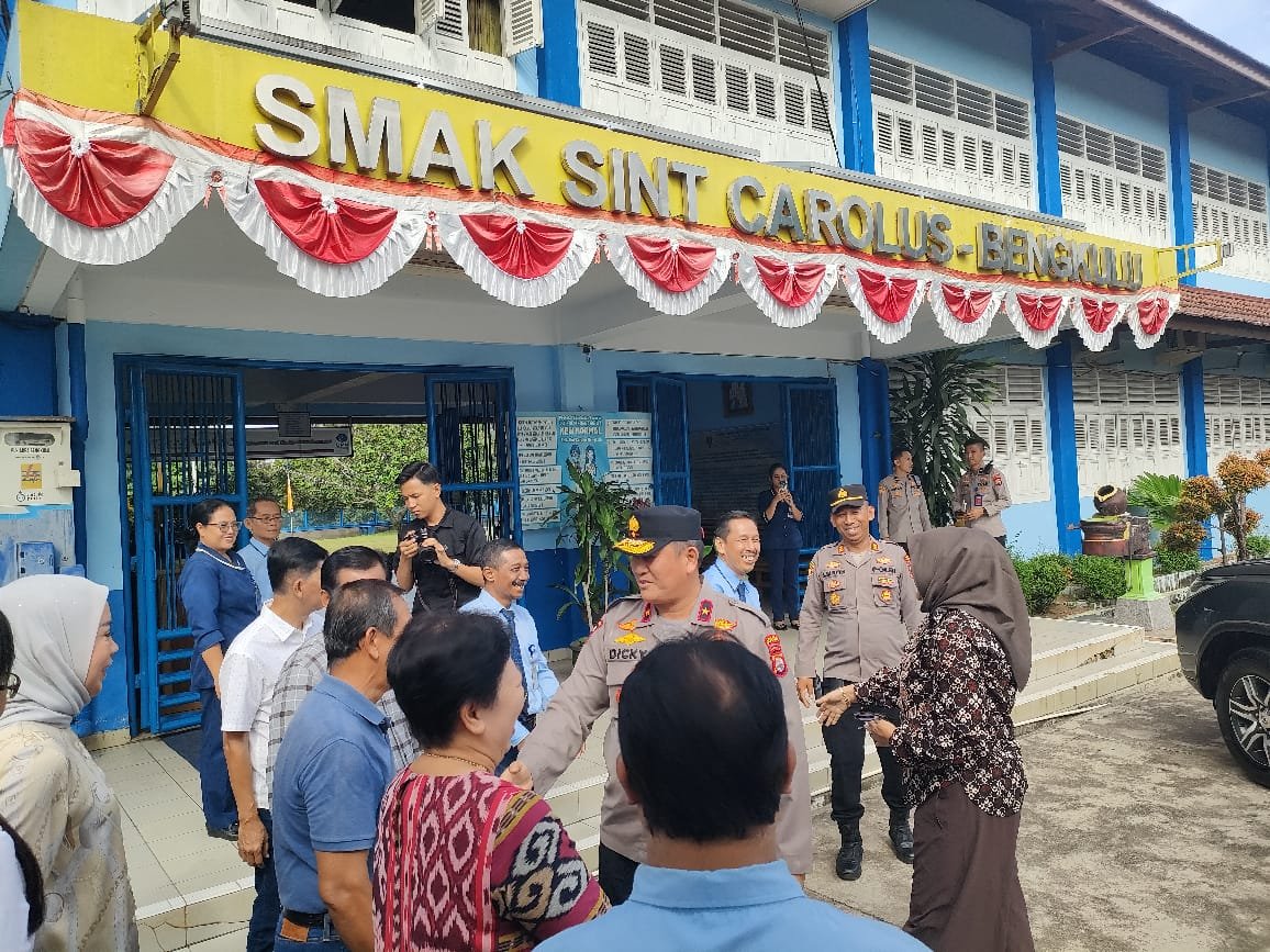 Wakapolda Bengkulu, Brigjen Pol Dicky Sondani, SMA Sint Carolus, Bengkulu, pendidikan, generasi unggul, silaturahmi, kepolisian