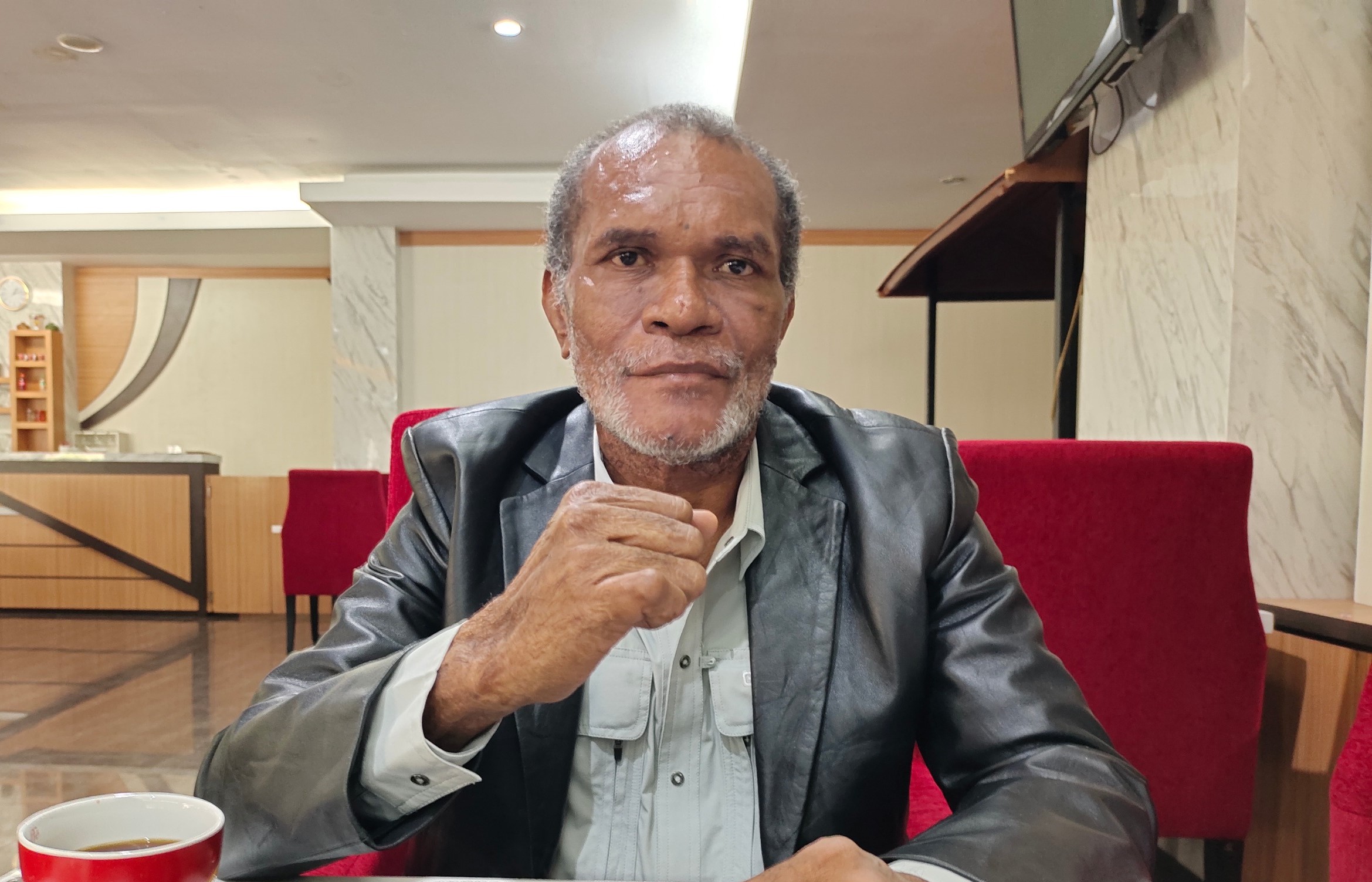 Ondofolo Sentani Yanto Eluay, Tokoh Adat Papua