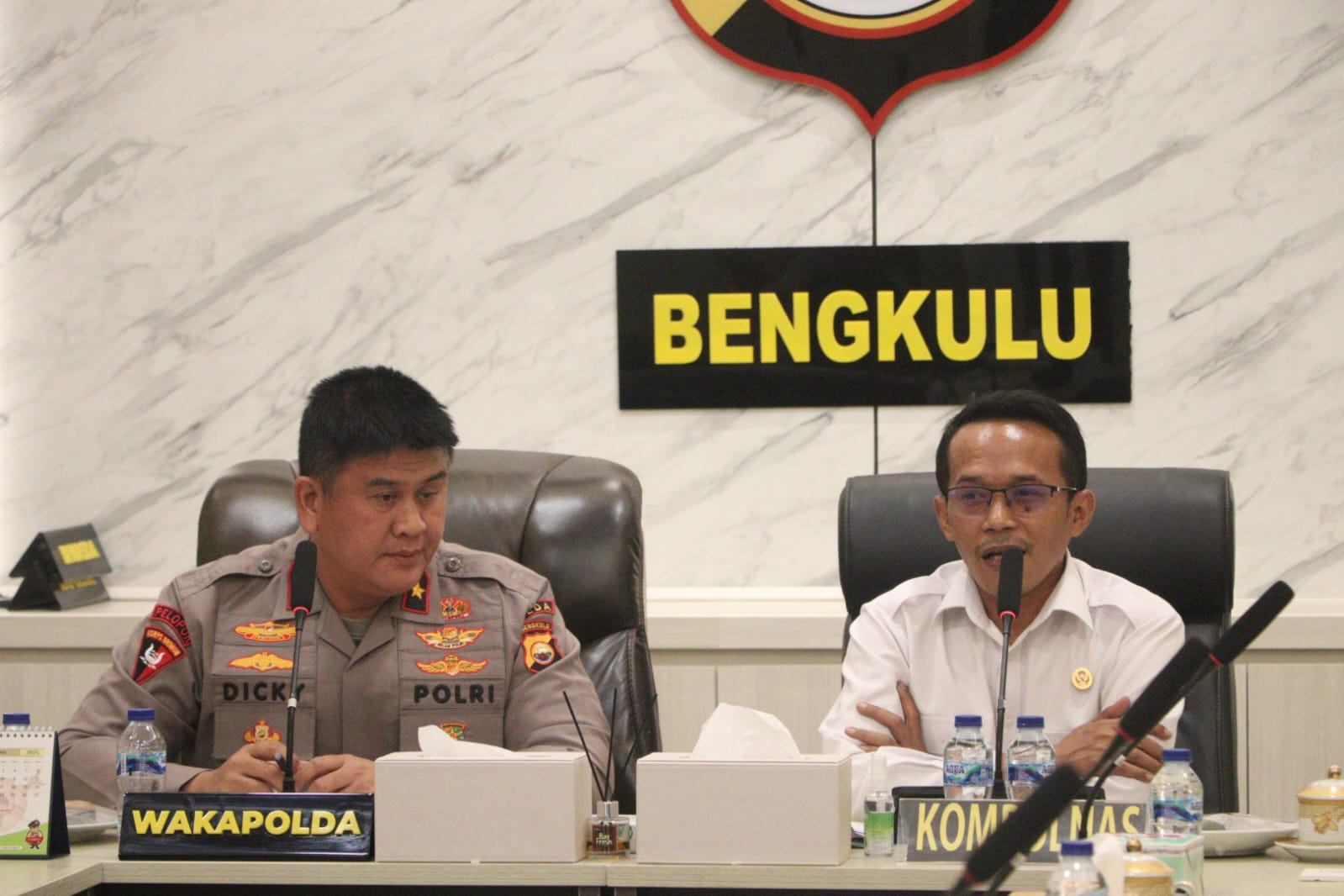 Wakapolda Bengkulu Brigjen Pol. Dicky Sondani menyambut Tim Kompolnas dalam klarifikasi Saran dan Keluhan Masyarakat (SKM) di Polda Bengkulu.